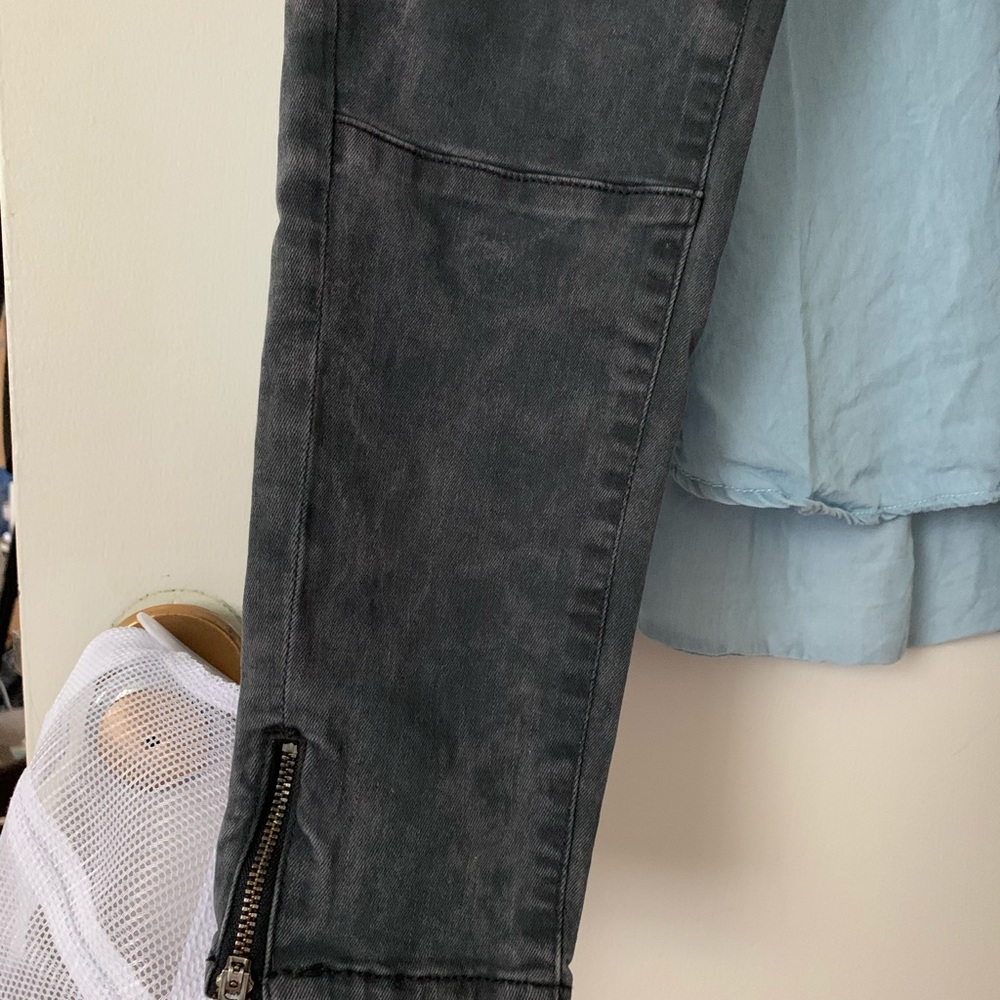 Jeans - Picture 2 of 3